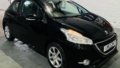 Used Peugeot 208 Active 82 HP (60 kW) 2014 Hatchback