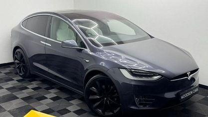 Begagnad Tesla Model X 244 kW (333 HK) 2018 Grå SUV