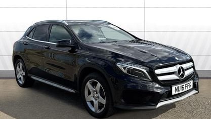 Usado Mercedes GLA220 AMG line 177 CV (130 kW) 2016 Negro SUV