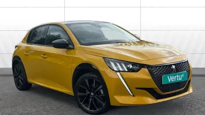 Begagnad Peugeot 208 GTi 102 HK (75 kW) 2023 Gul Halvkombi