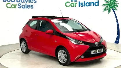 Used Toyota Aygo x-press 69 HP (50 kW) 2015 Red Hatchback