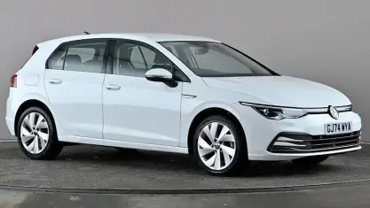 Used VW Golf VIII Style 131 HP (96 kW) 2024 White Hatchback