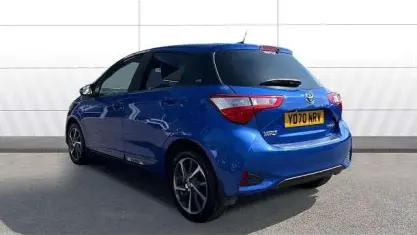 Usado Toyota Yaris Hybrid 101 HP (74 kW) 2020 Azul Citadino