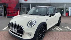 White Used 2018 Mini Cooper D Chili Hatchback | £9,881 (A bit pricey)