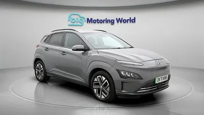 Begagnad Hyundai Kona Premium 150 kW (204 HK) 2021 Grå SUV
