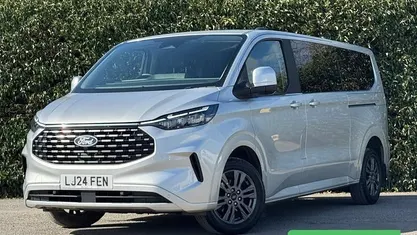 Used Ford Tourneo Titanium 136 HP (100 kW) 2025 MPV