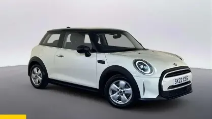 Używany Mini Cooper Classic 136 KM (100 kW) 2022 Biały Hatchback