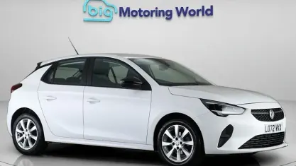 Used Vauxhall Corsa Design Edition 75 HP (55 kW) 2022 White Hatchback