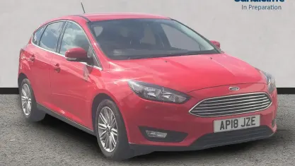 Used Ford Focus Zetec 125 HP (91 kW) 2017 Red Hatchback