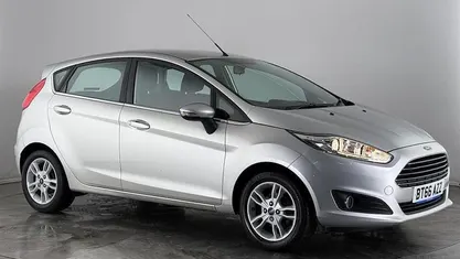 Silver Used 2016 Ford Fiesta Zetec Hatchback | £4,900 (Fair price)