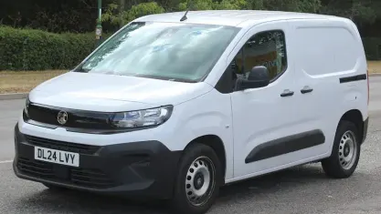 Used Vauxhall Combo 102 HP (75 kW) 2024 White MPV