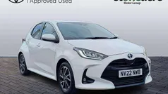 White Used 2022 Toyota Yaris Hybrid Design Hatchback | £17,000 (Fair price)