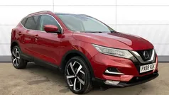 Red Used 2017 Nissan Qashqai Tekna SUV | £13,236 (Fair price)
