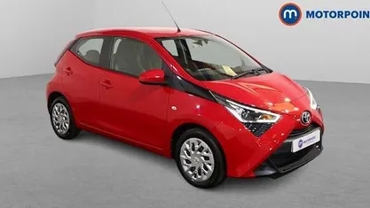 Used Toyota Aygo X-play 72 HP (52 kW) 2020 Red Hatchback