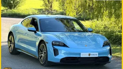 Używany Porsche Taycan 350 kW (476 KM) 2023 Sedan/Limuzyna