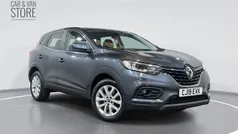 Used 2019 Renault Kadjar Play SUV | £10,399 (Fair price)