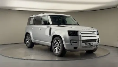 Used Land Rover Defender S 250 HP (183 kW) 2023 Hakuba silver SUV