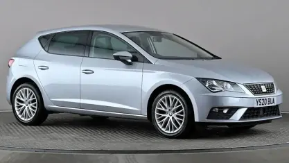 Begagnad Seat Leon SE Dynamic 116 HK (85 kW) 2020 Silver Halvkombi