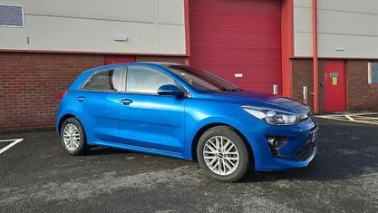 Used Kia Rio 101 HP (74 kW) 2022 Blue Hatchback