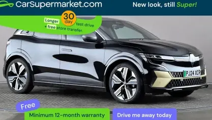 Begagnad Renault Megane E-Tech Iconic 160 kW (218 HK) 2023 Halvkombi