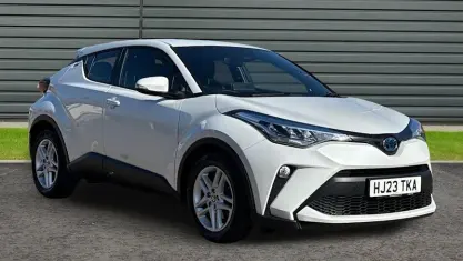 Used Toyota C-HR 122 HP (89 kW) 2023 White SUV
