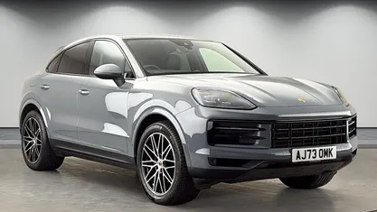 Usado Porsche Cayenne 354 HP (260 kW) 2024 Cinzento SUV