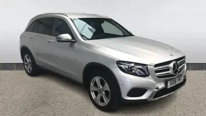 Usado Mercedes GLC250 204 CV (150 kW) 2018 Plateado Familiar