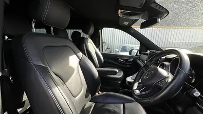 Used Mercedes V300 AMG line 237 HP (174 kW) 2023 MPV
