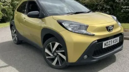 Used Toyota Aygo X 72 HP (52 kW) 2023 Gold SUV