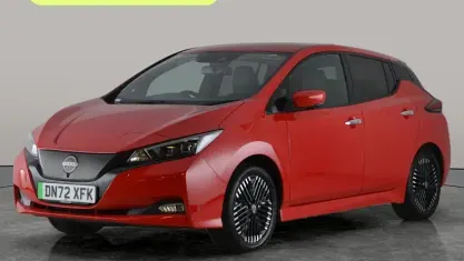 Begagnad Nissan Leaf Tekna 110 kW (150 HK) 2025 Halvkombi