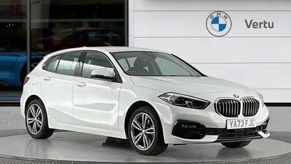 Used BMW 118 Sport Line 136 HP (100 kW) 2023 White Hatchback