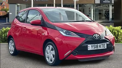 Used Toyota Aygo X-play 69 HP (50 kW) 2018 Red Hatchback