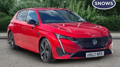 Used Peugeot 308 Premium 224 HP (164 kW) 2022 Red Hatchback