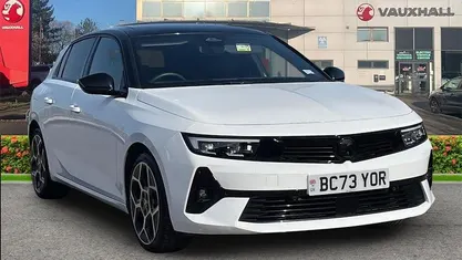 Used Vauxhall Astra Ultimate 131 HP (96 kW) 2024 White Hatchback