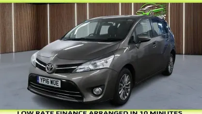 Second-hand Toyota Verso Multidrive S 147 CP (108 kW) 2016 Maro Monovolum