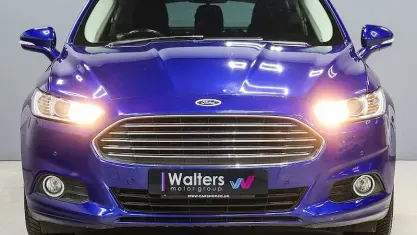 Used Ford Mondeo Zetec 116 HP (85 kW) 2015 Blue Hatchback
