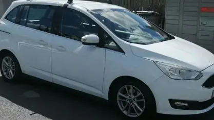 Second-hand Ford Grand C-Max Zetec 125 CP (91 kW) 2019 Monovolum
