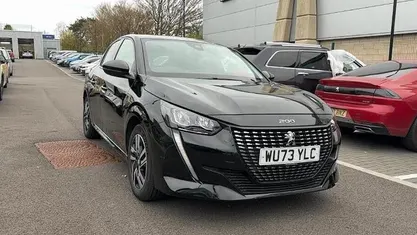 Used Peugeot 208 Allure+ 102 HP (75 kW) 2023 Hatchback