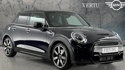 Used Mini Cooper S Exclusive 178 HP (130 kW) 2021 Other Hatchback
