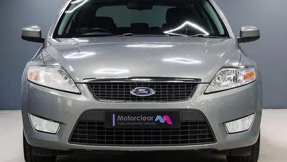 Begagnad Ford Mondeo Zetec 150 HK (110 kW) 2015 Halvkombi