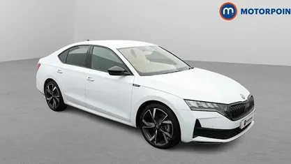 Used Skoda Octavia SportLine 150 HP (110 kW) 2025 White Hatchback