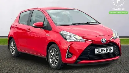 Usado Toyota Yaris Hybrid 101 HP (74 kW) 2019 Vermelho Citadino