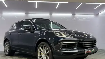 Used Porsche Cayenne 462 HP (339 kW) 2018 Blue SUV