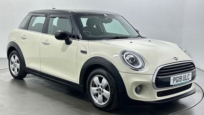 Usado Mini Cooper Classic 136 HP (100 kW) 2019 Branco Citadino
