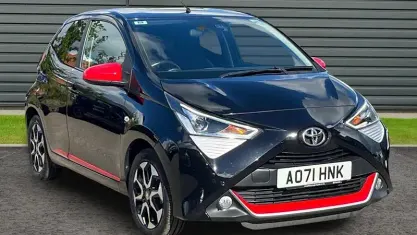 Käytetty Toyota Aygo Trend 72 HP (52 kW) 2021 Musta Viistoperä