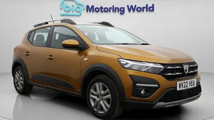 Begagnad Dacia Sandero Comfort 91 HK (66 kW) 2022 Orange Halvkombi