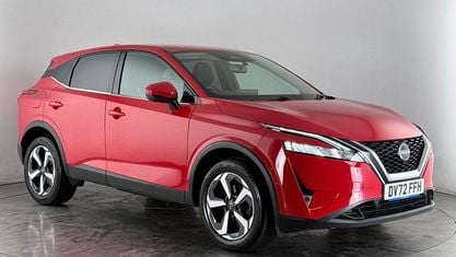 Begagnad Nissan Qashqai N-Connecta 158 HK (116 kW) 2022 Röd SUV