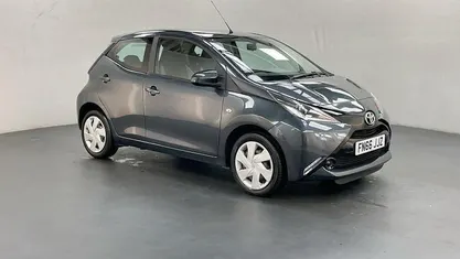 Used Toyota Aygo X-play 69 HP (50 kW) 2018 Hatchback