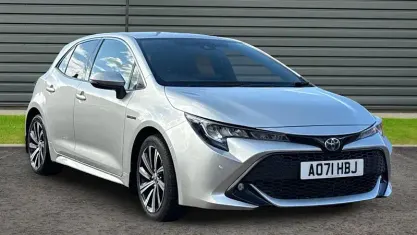 Used Toyota Corolla Design 122 HP (89 kW) 2021 Silver Hatchback