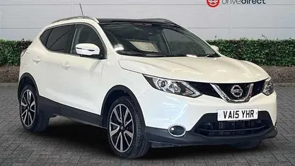 White Used 2015 Nissan Qashqai Tekna SUV | £10,780 (Fair price)